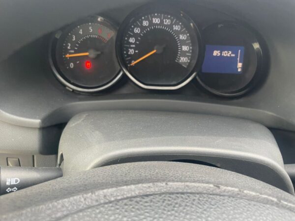 RENAULT LOGAN AUTHENTIQUE LIFE  MT 1.6CC 2019: imagen 9