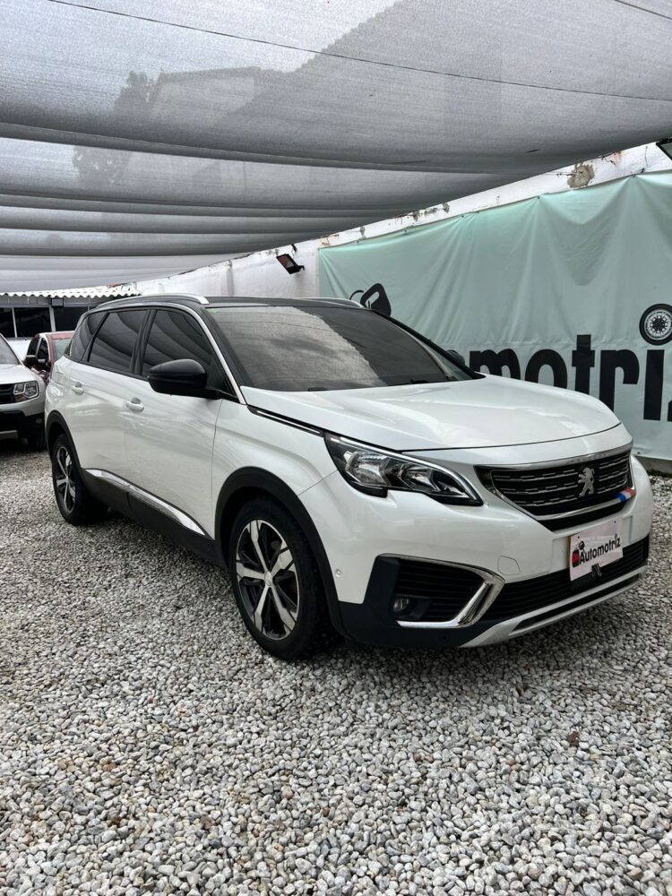 PEUGEOT 5008 ALLURE  AT 1.6CC 2021: imagen 3