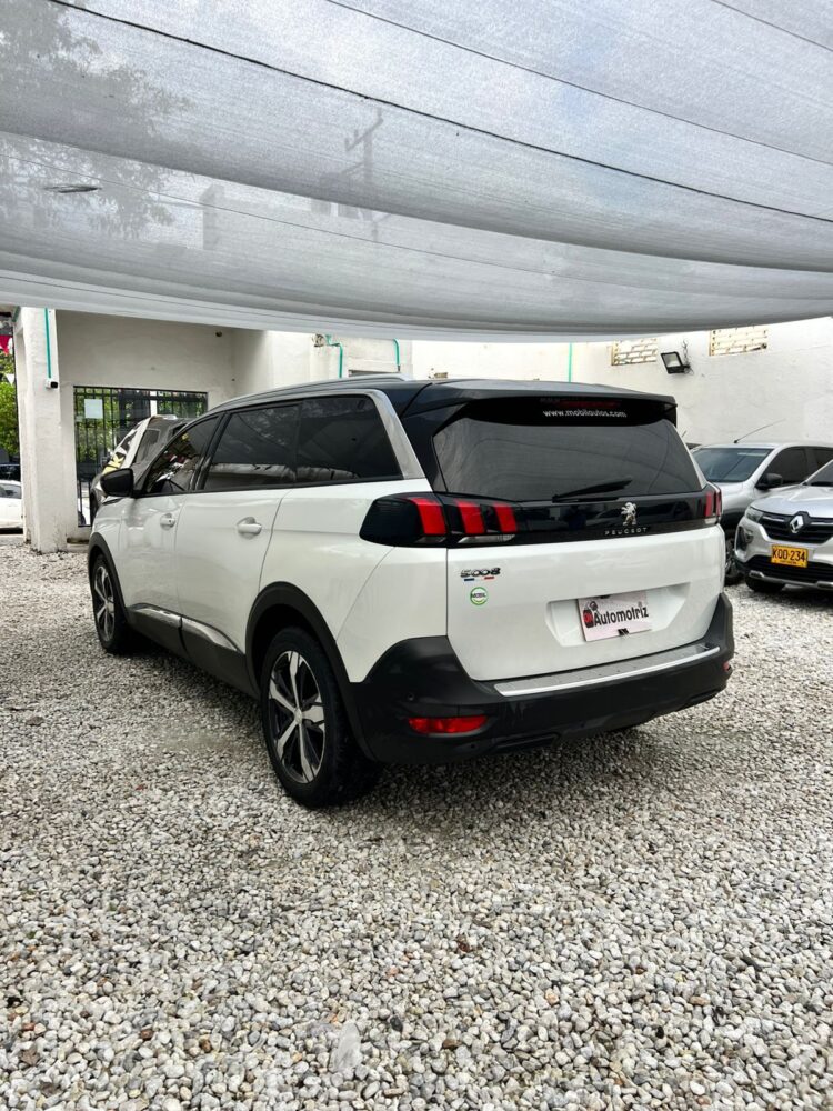 PEUGEOT 5008 ALLURE  AT 1.6CC 2021: imagen 7
