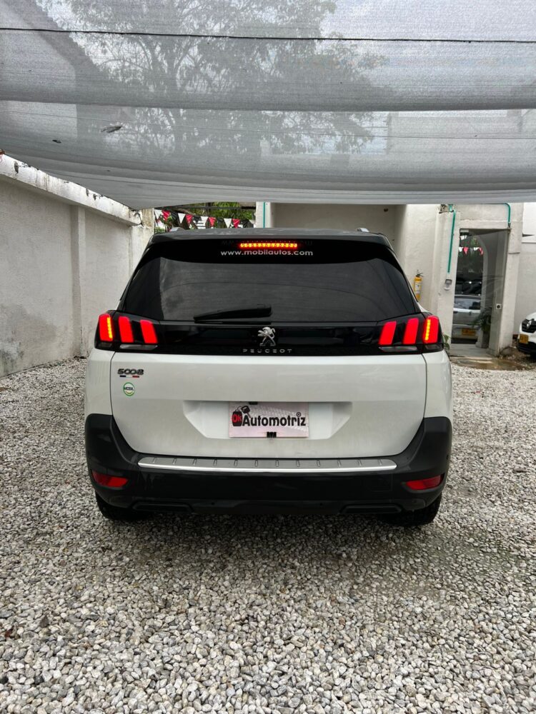 PEUGEOT 5008 ALLURE  AT 1.6CC 2021: imagen 8