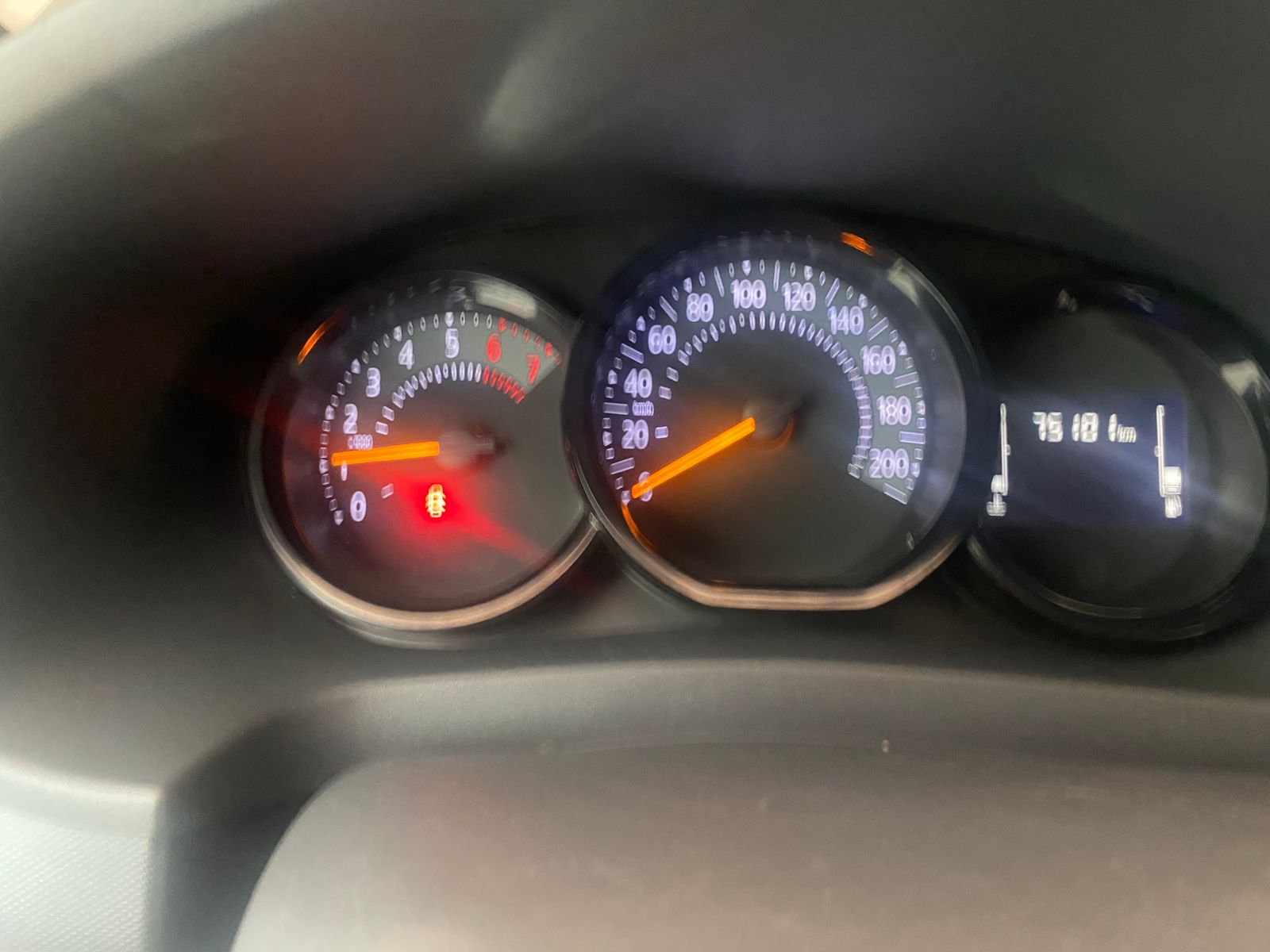 RENAULT LOGAN AUTHENTIQUE LIFE MT 1.6CC 2022: imagen 9