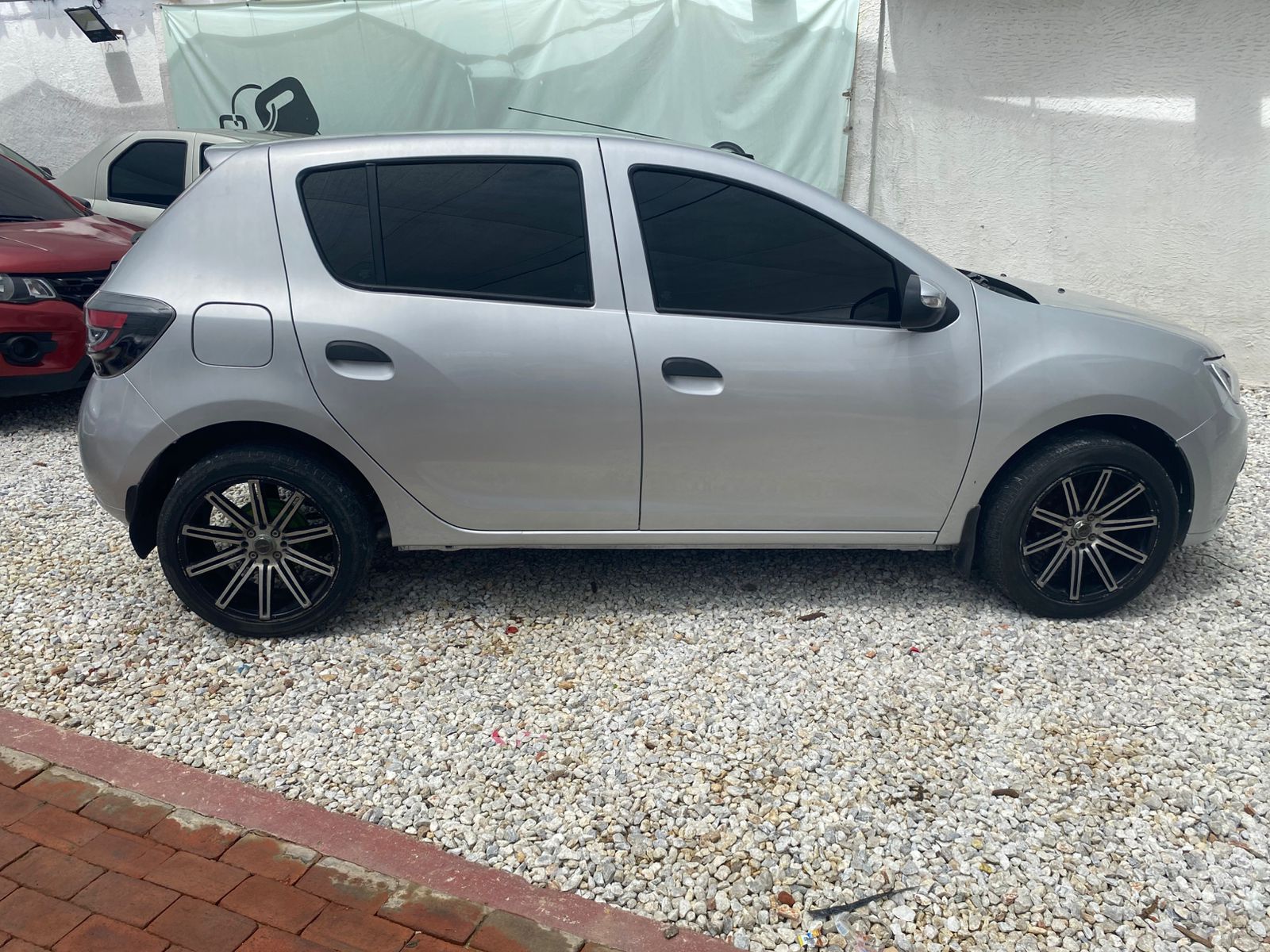 RENAULT LOGAN LIFE MT 1.6CC 2023: imagen 2