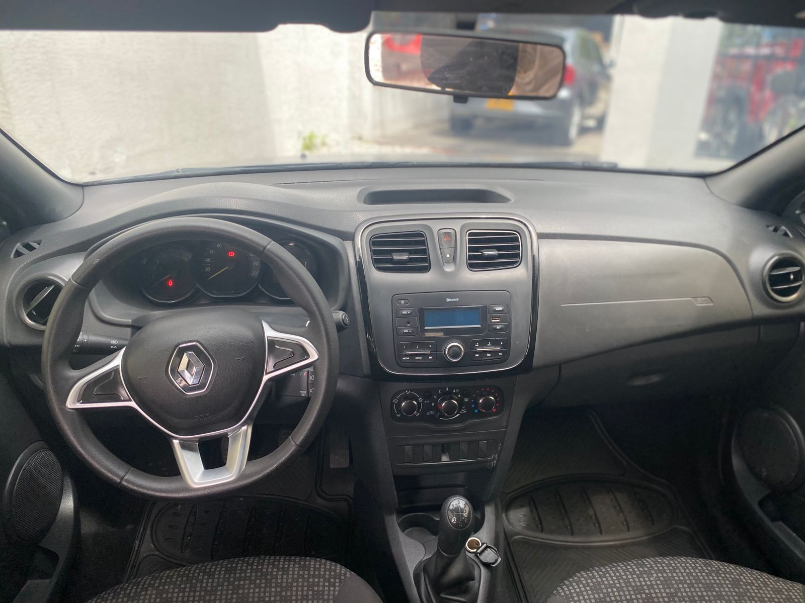 RENAULT LOGAN LIFE MT 1.6CC 2023: imagen 3